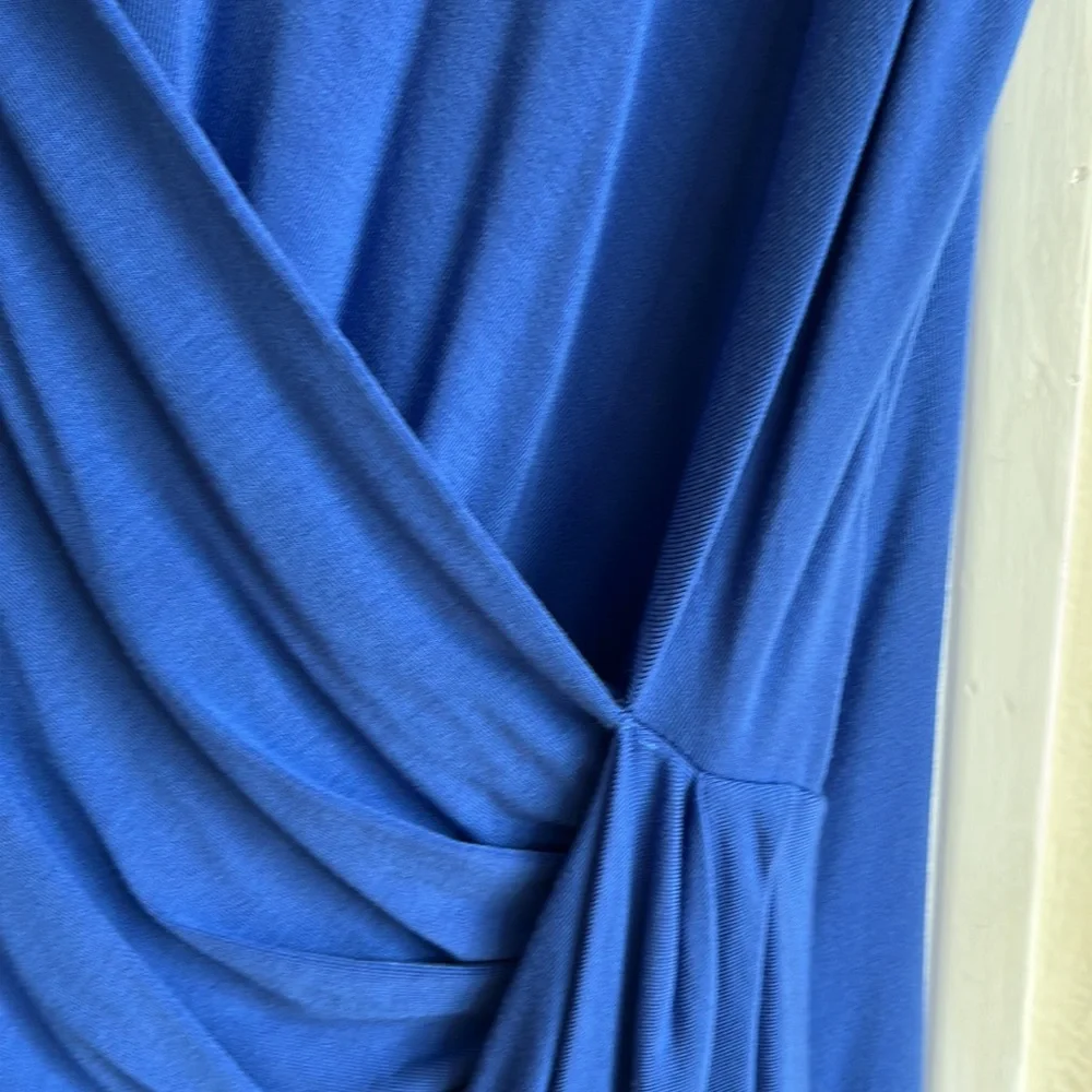 Tart women’s faux wrap blue top.  Sleeveless. Size medium.  Stretchy and sexy - Picture 4 of 6